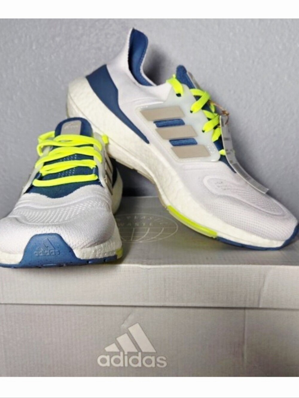 Adidas Ultraboost 22 Running Shoes – White,Grey,Blue,Yellow : Size W 6.5. NEW - Picture 2 of 12